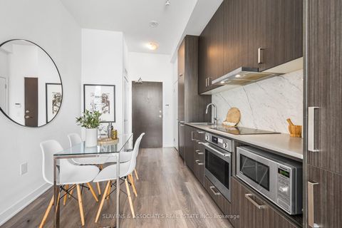 Photo 8 at 223 - 60 Honeycrisp Crescent, Vaughan Corporate Centre, Vaughan