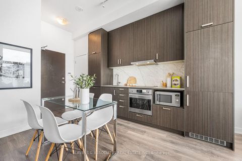 Photo 10 at 223 - 60 Honeycrisp Crescent, Vaughan Corporate Centre, Vaughan