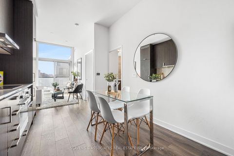 Photo 11 at 223 - 60 Honeycrisp Crescent, Vaughan Corporate Centre, Vaughan