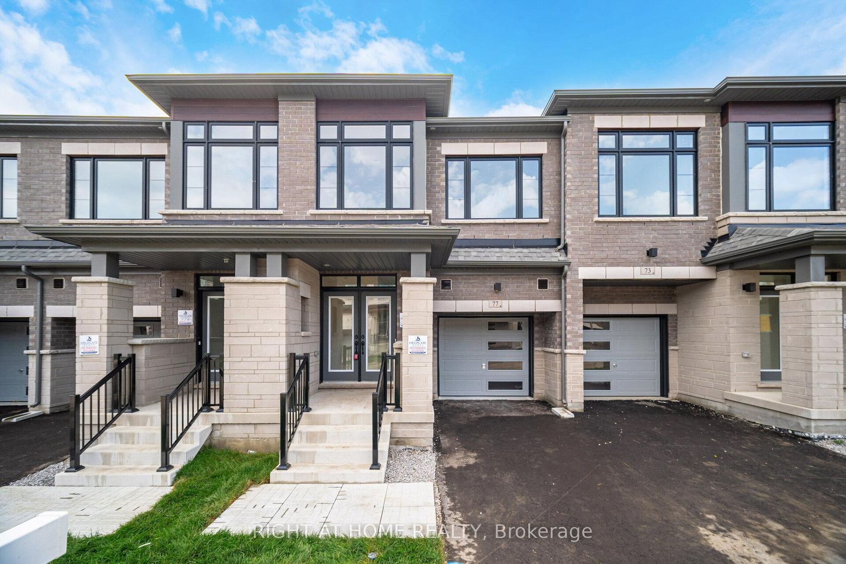 77 Singhampton Road, Kleinburg, Vaughan photo number 2