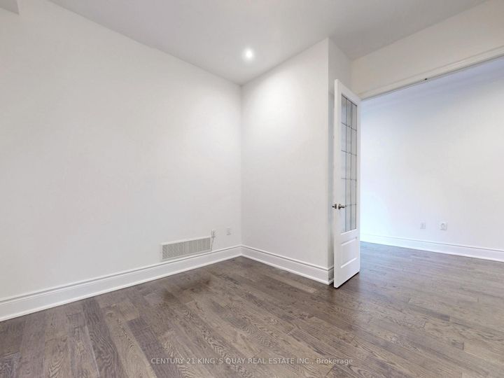 Photo 12 at 41 Torrey Pines Road, Kleinburg, Vaughan