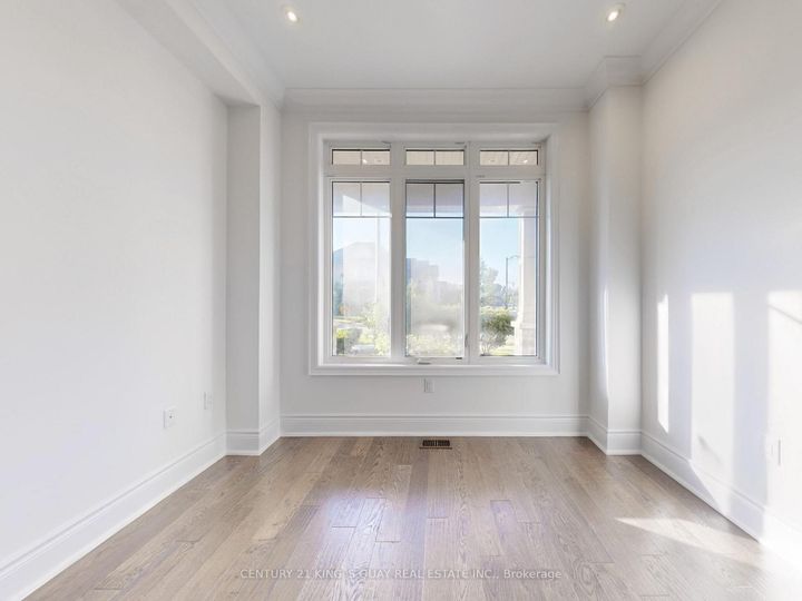 Photo 15 at 41 Torrey Pines Road, Kleinburg, Vaughan