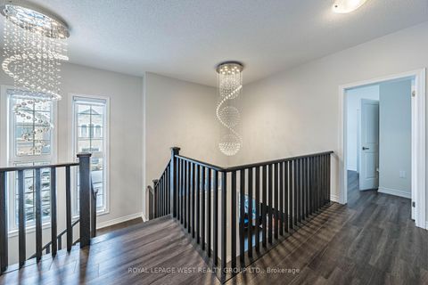 Photo 13 at 13 ARKSEY Street, Rural Whitby, Whitby