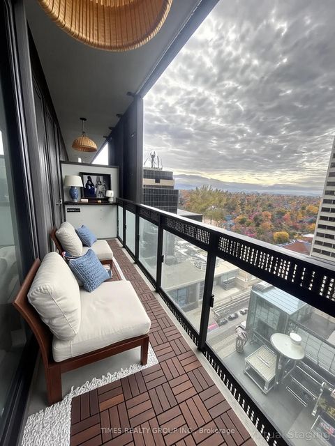 Photo 9 at 1002 - 8 Eglinton Avenue E, Mount Pleasant West, Toronto