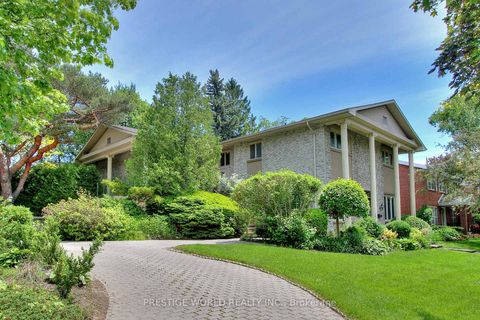 Photo 2 at 3 Nomad Crescent, Don Mills, Toronto