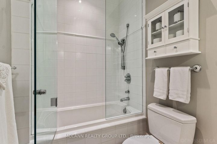 Photo 30 at 21 De Vere Gardens, Nortown, Toronto