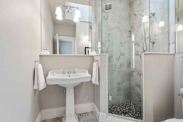 Photo 33 at 21 De Vere Gardens, Nortown, Toronto