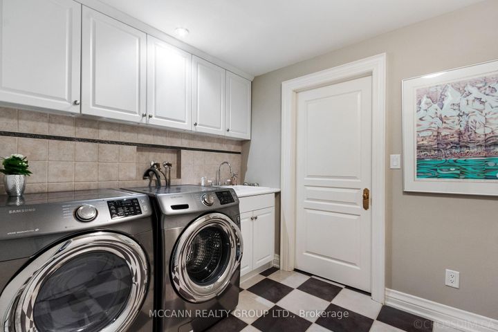 Photo 43 at 21 De Vere Gardens, Nortown, Toronto