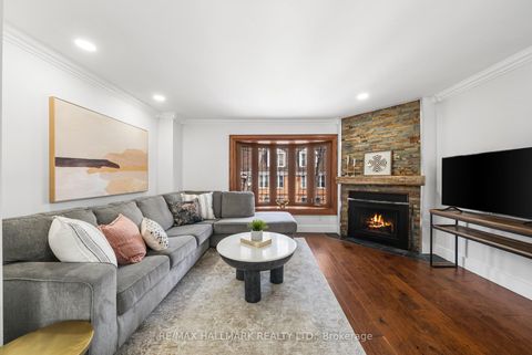 Photo 3 at 9 Douville Court, Waterfront Communities C8, Toronto