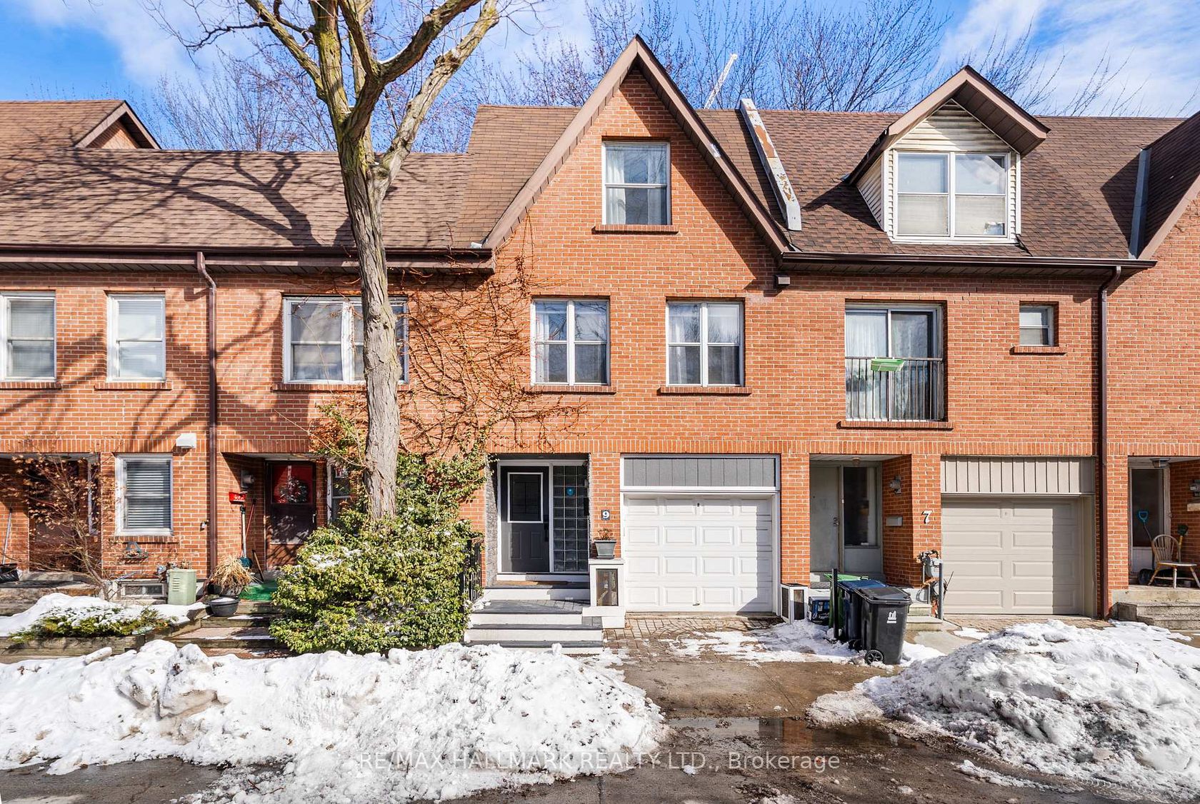 9 Douville Court, Waterfront Communities C8, Toronto 