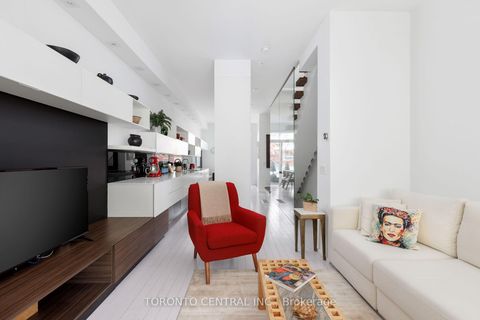 Photo 12 at 258 Manning Avenue, Bellwoods, Toronto