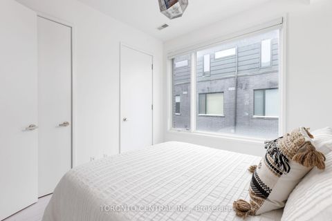 Photo 21 at 258 Manning Avenue, Bellwoods, Toronto