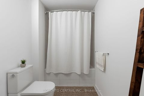 Photo 24 at 258 Manning Avenue, Bellwoods, Toronto