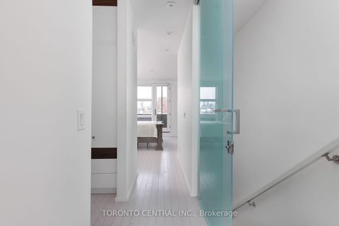 Photo 26 at 258 Manning Avenue, Bellwoods, Toronto