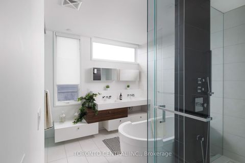 Photo 33 at 258 Manning Avenue, Bellwoods, Toronto