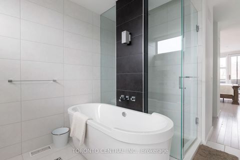 Photo 35 at 258 Manning Avenue, Bellwoods, Toronto