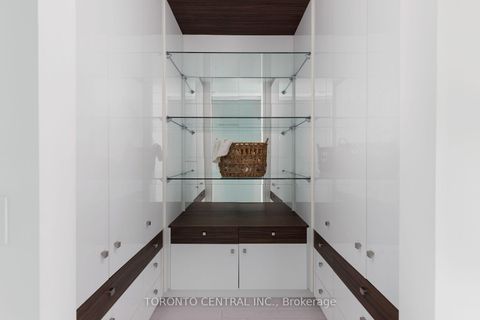 Photo 37 at 258 Manning Avenue, Bellwoods, Toronto