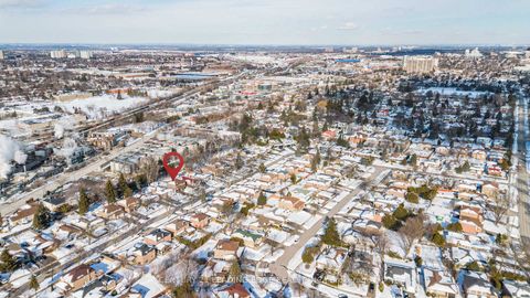 Photo 5 at 66 Sonmore Drive, Malvern West, Toronto