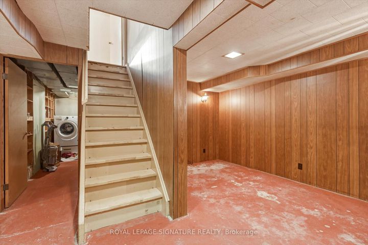 Photo 25 at 1389 Tyneburn Crescent, Applewood, Mississauga