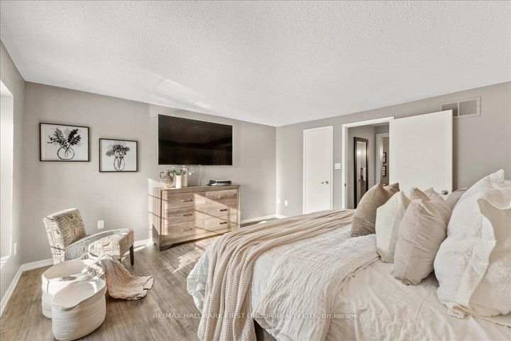 Photo 16 at 1793 Walnut Lane, Liverpool, Pickering