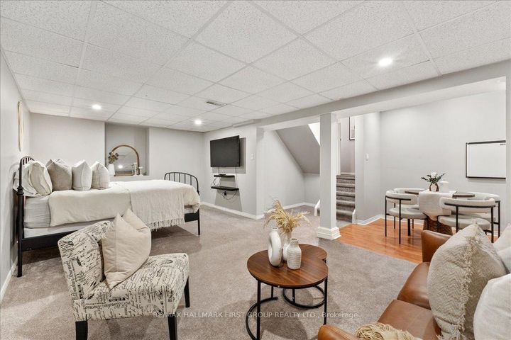 Photo 23 at 1793 Walnut Lane, Liverpool, Pickering