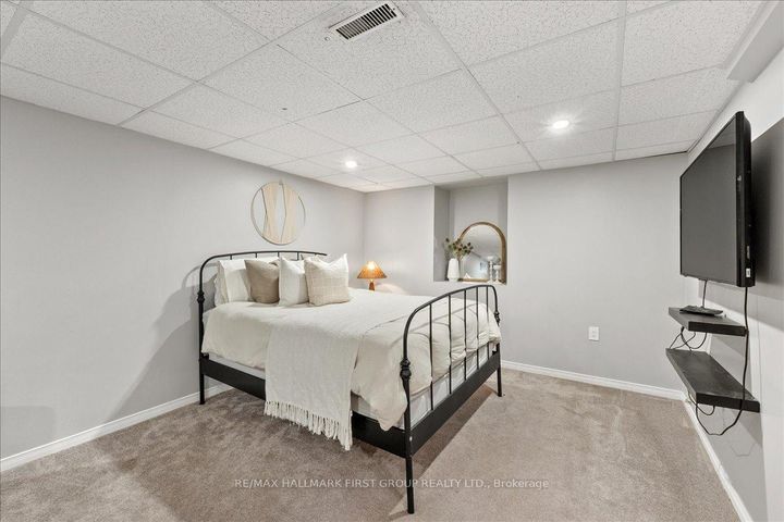 Photo 25 at 1793 Walnut Lane, Liverpool, Pickering