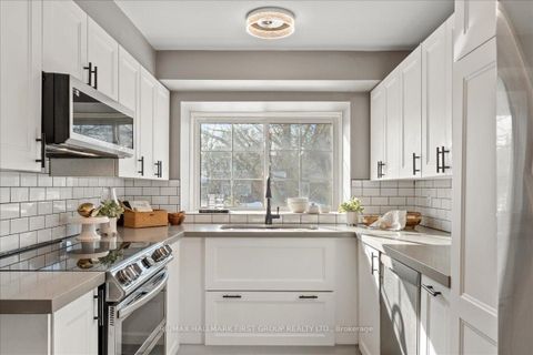 Photo 3 at 1793 Walnut Lane, Liverpool, Pickering