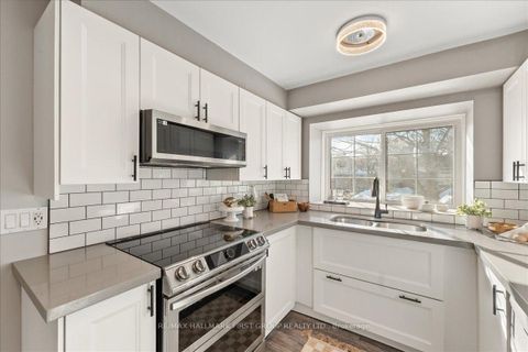 Photo 5 at 1793 Walnut Lane, Liverpool, Pickering