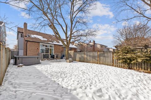 Photo 32 at 1793 Walnut Lane, Liverpool, Pickering