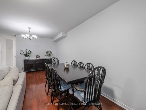 Photo 11 at 39 - 114 Leah Crescent, Beverley Glen, Vaughan