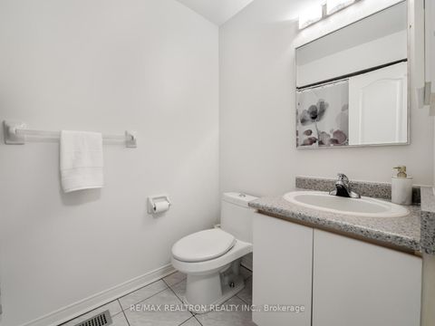 Photo 23 at 39 - 114 Leah Crescent, Beverley Glen, Vaughan