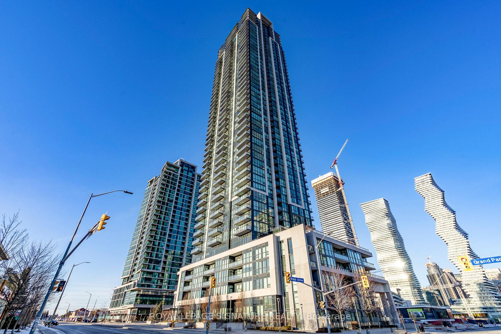 4203 - 3975 Grand Park Drive, City Centre, Mississauga by Loree Meneguzzi Real Estate 4203 - 3975 Grand Park Drive, City Centre, Mississauga