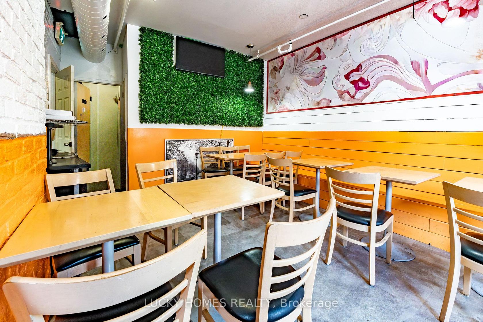 118 John Street W, Waterfront Communities C1, Toronto photo number 2