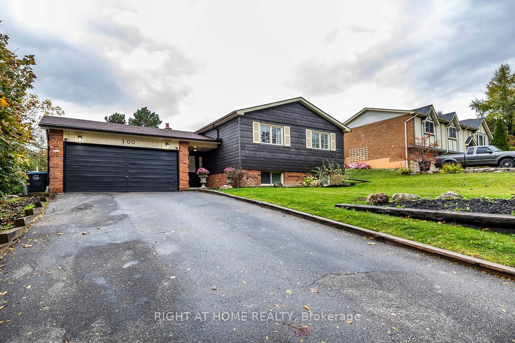 100 Humber Lea Road, Bolton North, Caledon 
