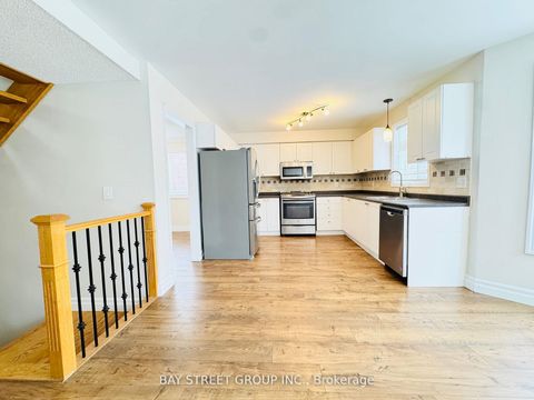 Photo 7 at 28 Shalom Way, Painswick South, Barrie