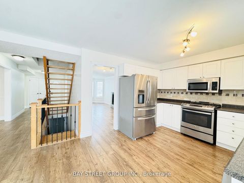 Photo 8 at 28 Shalom Way, Painswick South, Barrie