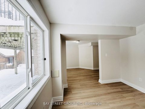 Photo 35 at 28 Shalom Way, Painswick South, Barrie