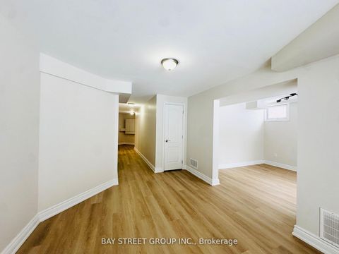 Photo 37 at 28 Shalom Way, Painswick South, Barrie