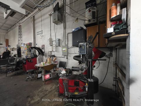 Photo 4 at 8 - 86 Melford Drive, Malvern, Toronto