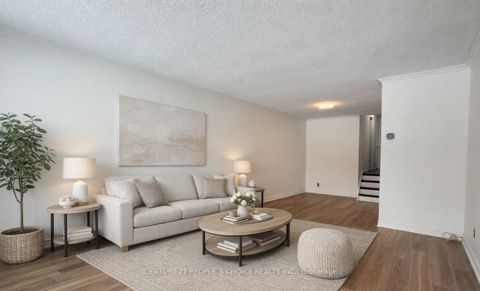 Photo 1 at 108 Kozlov Street, Sunnidale, Barrie