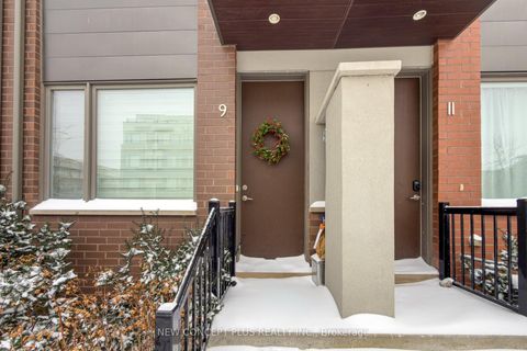 Photo 3 at 9 Thomas Mulholland Drive, CFB, Toronto