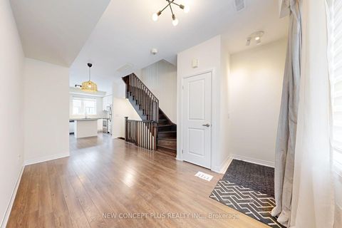 Photo 4 at 9 Thomas Mulholland Drive, CFB, Toronto