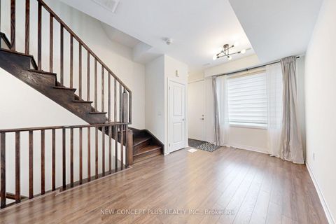 Photo 5 at 9 Thomas Mulholland Drive, CFB, Toronto