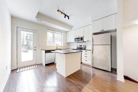 Photo 7 at 9 Thomas Mulholland Drive, CFB, Toronto