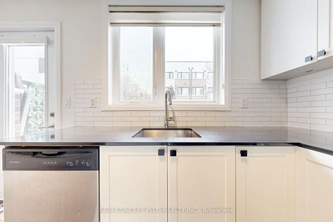 Photo 11 at 9 Thomas Mulholland Drive, CFB, Toronto