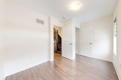 Photo 20 at 9 Thomas Mulholland Drive, CFB, Toronto