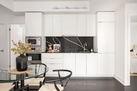 Photo 8 at 3104 - 955 Bay Street, Bay Street Corridor, Toronto