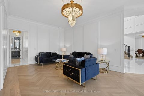 Photo 4 at 118 Laurentide Drive, Donalda, Toronto