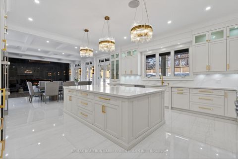 Photo 9 at 118 Laurentide Drive, Donalda, Toronto