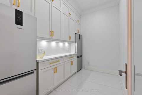 Photo 11 at 118 Laurentide Drive, Donalda, Toronto